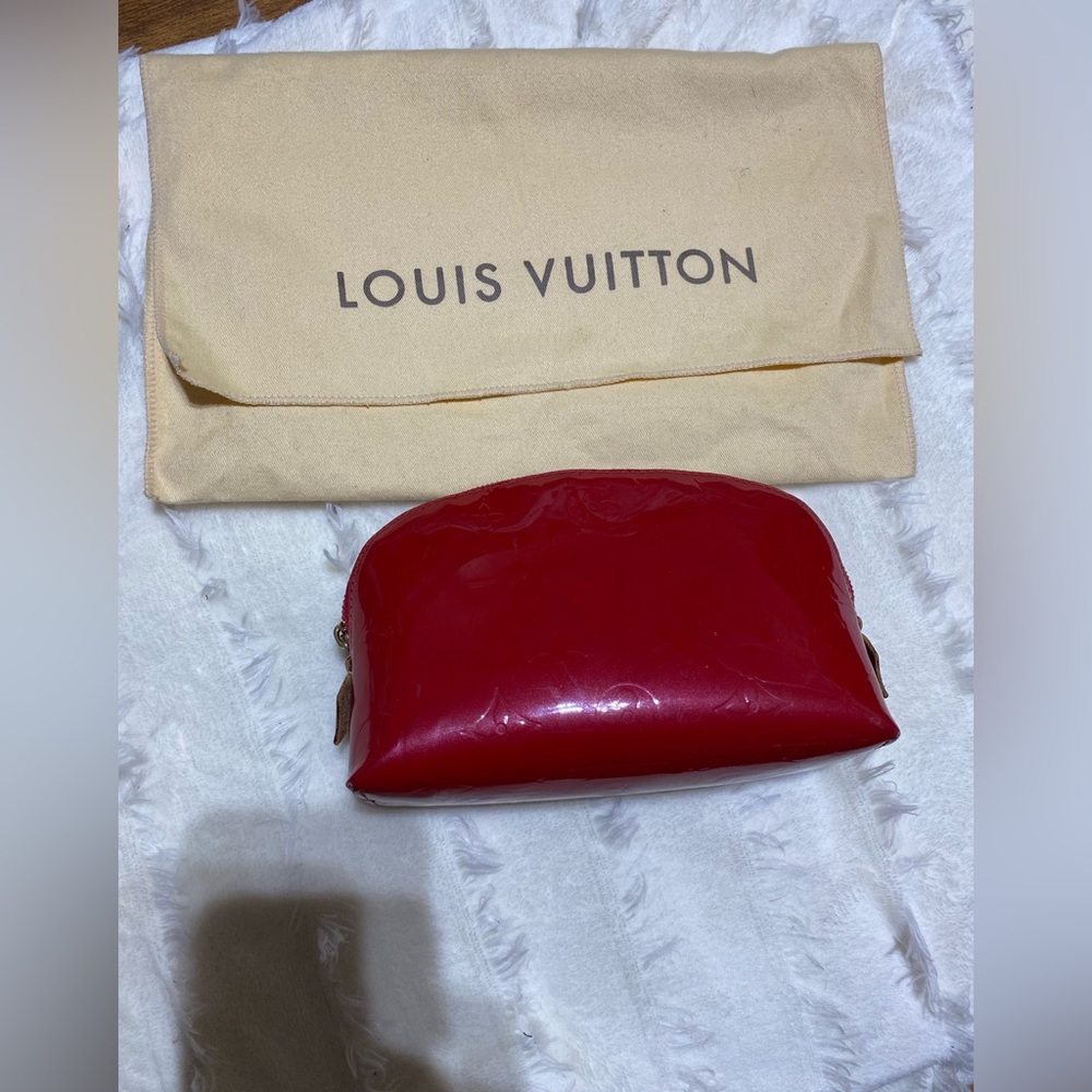 Louis Vuitton vernis pouch
